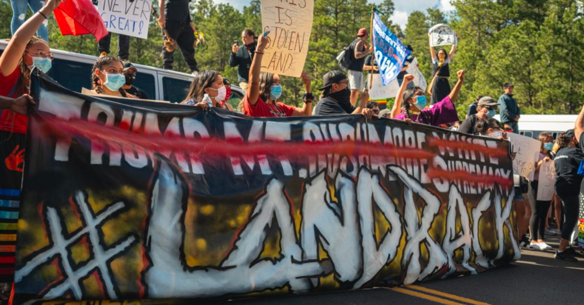 Lanzamiento de la campaña LANDBACK del colectivo NDN en el Día de los Pueblos Indígenas 2020
